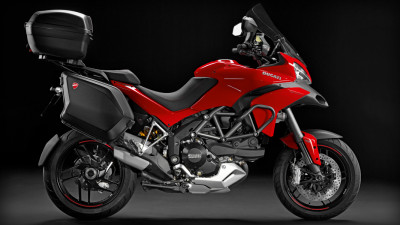 color_mts-1200-s-gt_red_01_1067x600.jpg